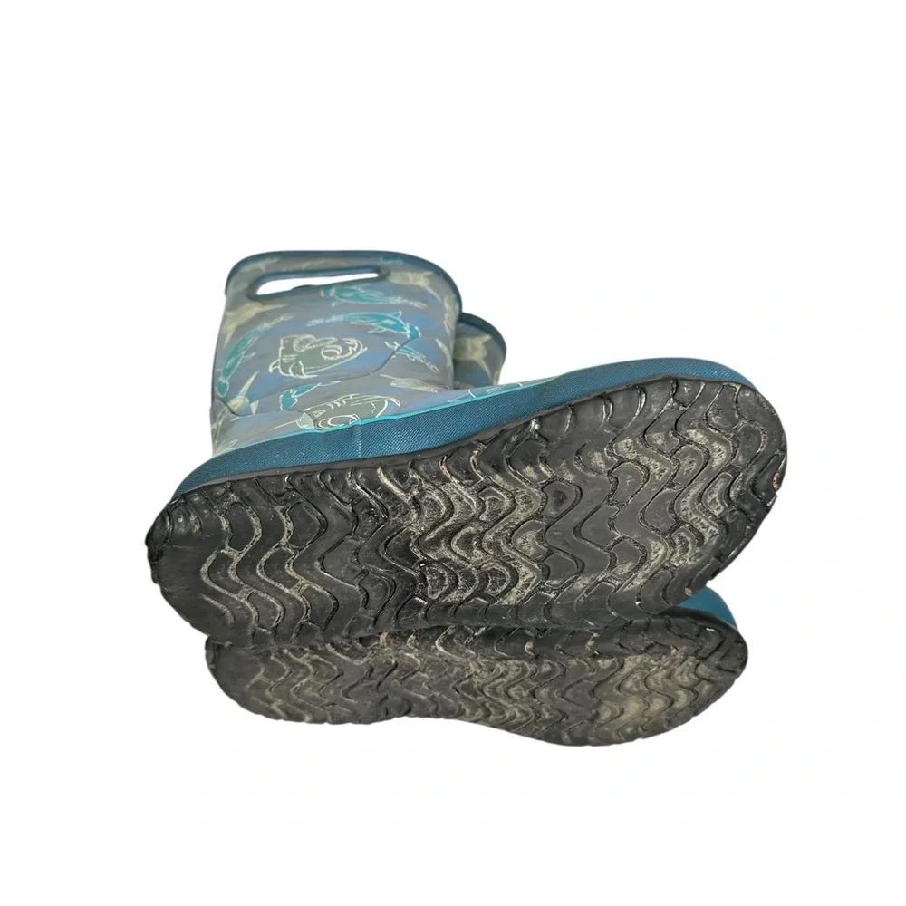 BOGS Pull-on Rubber Rain Boots in shark print